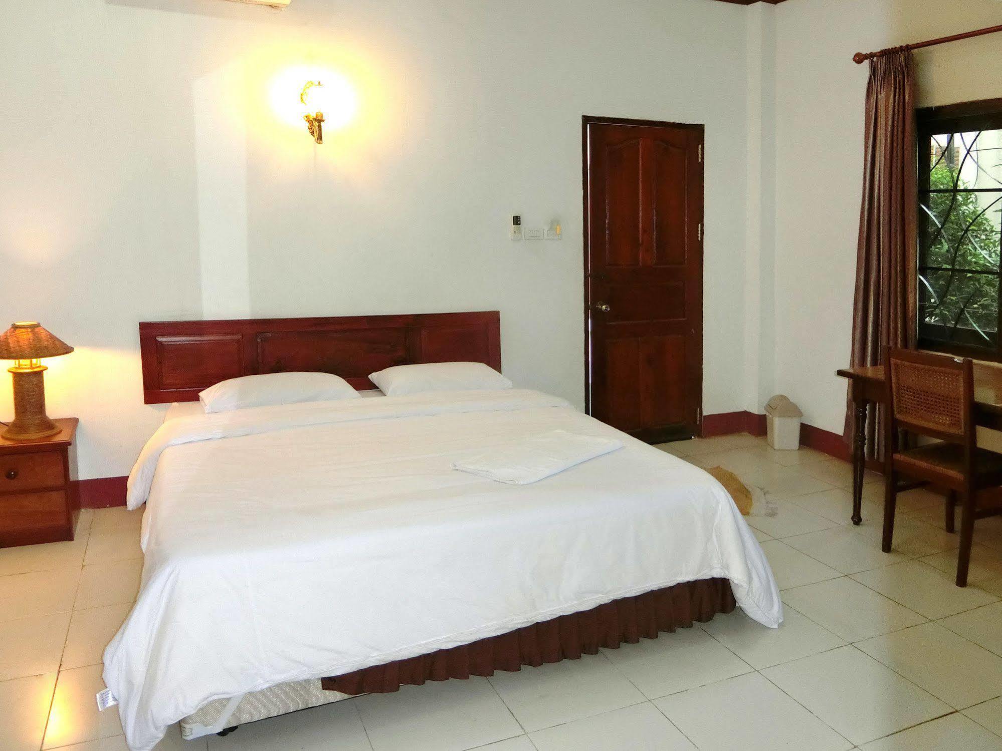 Villa Sisavad Guesthouse Vientián Kültér fotó