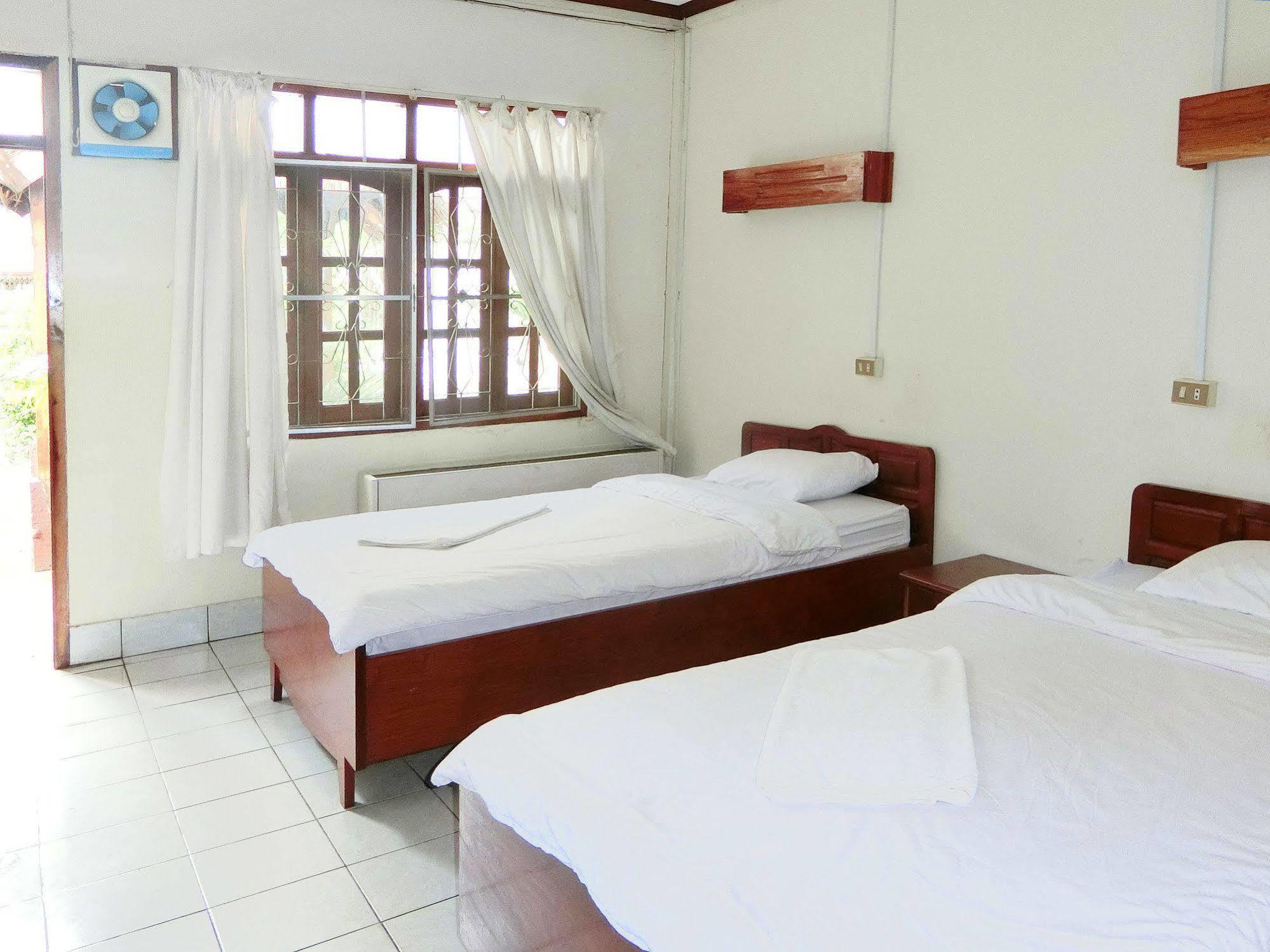 Villa Sisavad Guesthouse Vientián Kültér fotó